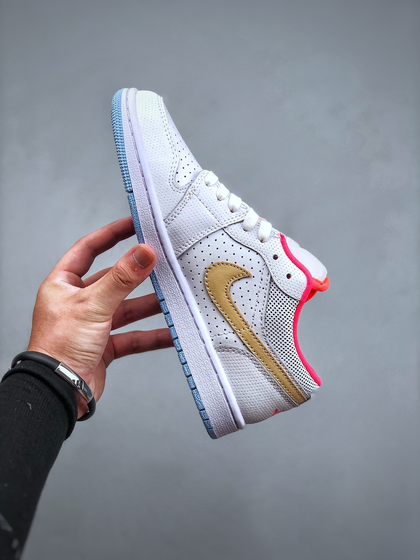240 耐克/NIKE Wmns Air Jordan 1 Low SE”Sesame”AJ1乔丹一代低帮DC9509-100