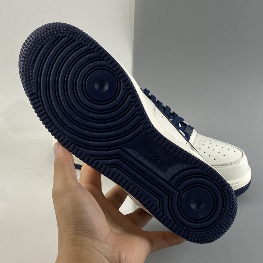 P220  NIKE Air Force 1’07 空军一号休闲运动板鞋 PA3035-068