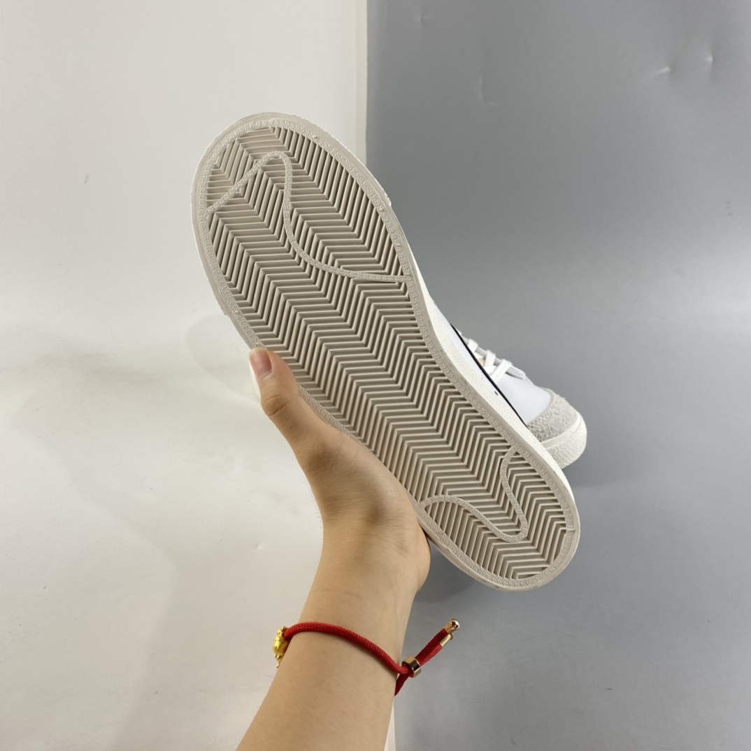 150  NIKE Blazer Low ’77 Vintage 开拓者皮面低帮休闲板鞋 DC4769-102