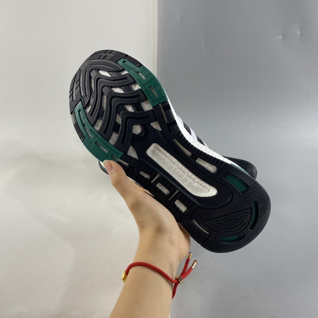 P220  Ad EQUIPMENT+ 阿迪2021年新款缓震透气爆米花休闲跑鞋 H02759