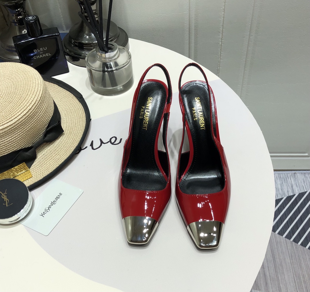 NO:384392,Sandals SAINT LAURENT Best-selling Saint Laurent new metal steel head, very stylish and fashionable item, the same style of Korean artist Park Chae-young, a super A style that celebrities and celebrities have bought from various stars and internet celebrities have made a super A style. The shoe shape and workmanship are impeccable fabrics with imported beef patent leather/cowhide inner lining/foot pads are imported sheepskin imported genuine leather sole. Heel height: 9cm / 6cm Size: 35-40 (41 custom made without return) with full packaging, high heels sandals, saint laurent, saint laurent, sandals, high heels, cowhide, sheepskin, Leather soles19860909凉鞋SAINT LAURENT 畅销款圣罗兰新款金属钢铁头 忒有范又时髦的单品 韩国艺人朴彩英同款,各路明星网红纷纷入手的一款超A 女总裁范儿 鞋型和做工无可挑剔面料采用进口牛漆皮/牛皮内里/垫脚采用进口羊皮进口真皮大底. 跟高:9cm /6cm Size:35-40（41订做不退换)配全套包装,高跟鞋凉鞋,saint laurent,saint laurent,sandals,high heels,cowhide,sheepskin,Leather soles,Women's Shoes