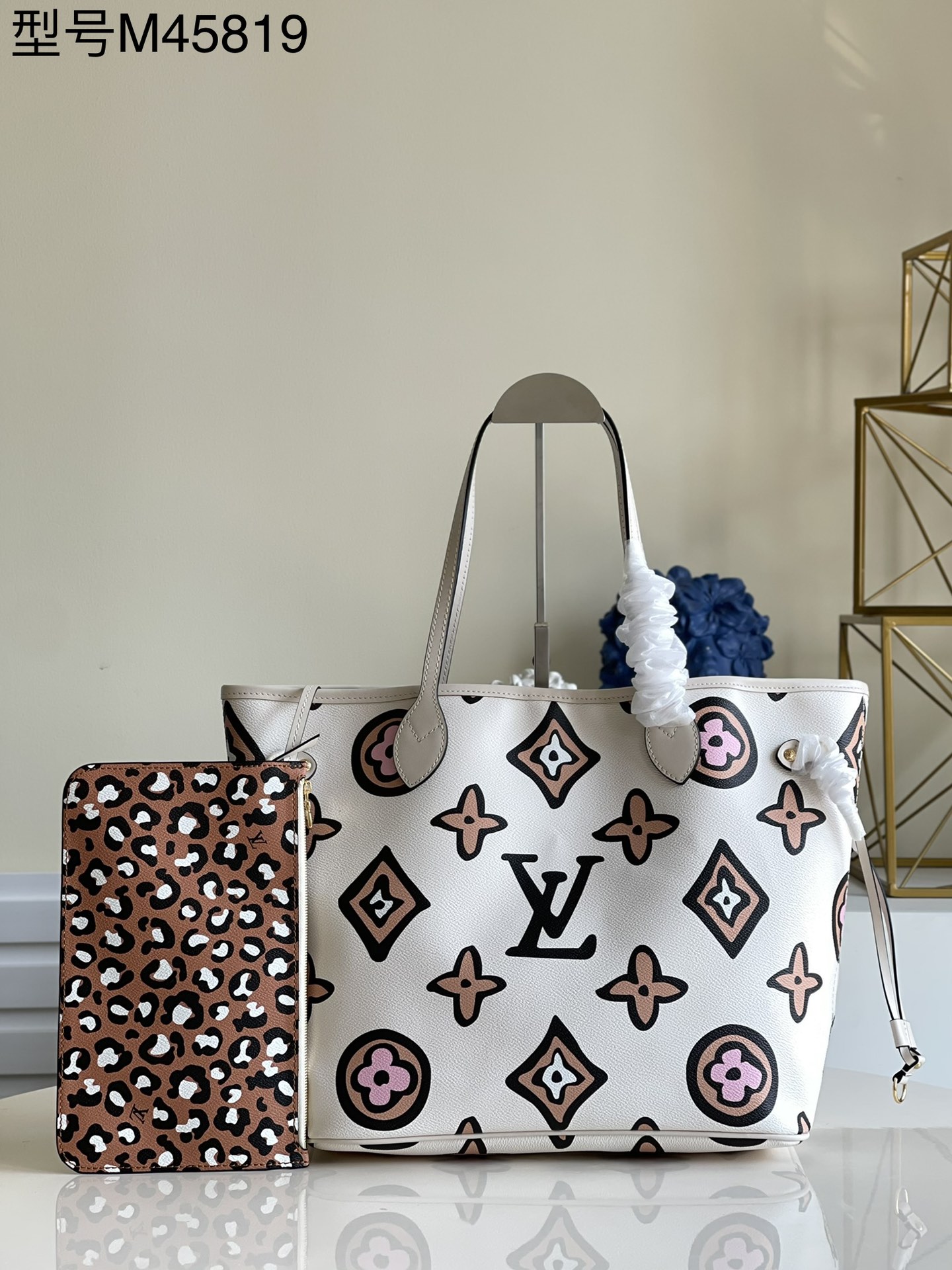 Louis Vuitton LV Neverfull Bags Handbags Leopard Print White M45819
