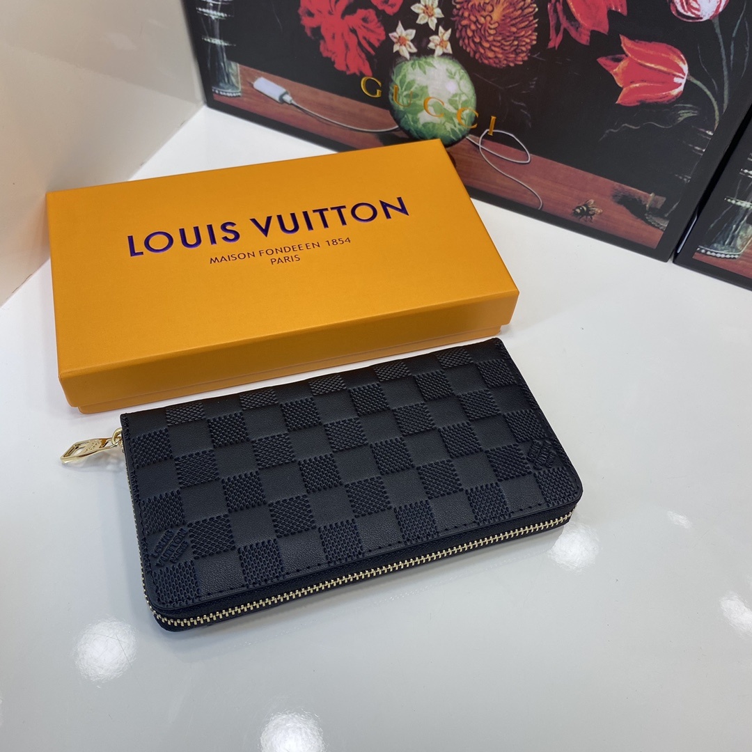 💞 💞 Lv 6153 单拉小手包到货💞💞原版头层牛皮💞手感细腻 简单大气 值得拥有!🔥尺寸21x11