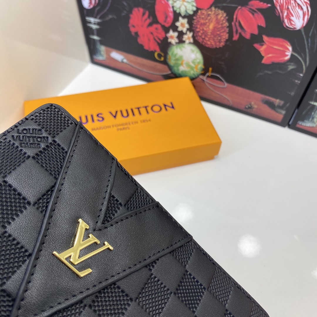 💞 💞 Lv 6153 单拉小手包到货💞💞原版头层牛皮💞手感细腻 简单大气 值得拥有!🔥尺寸21x11