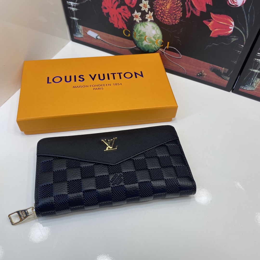 💞 💞 Lv 6151 单拉小手包到货💞💞原版头层牛皮💞手感细腻 简单大气 值得拥有!🔥尺寸21x11