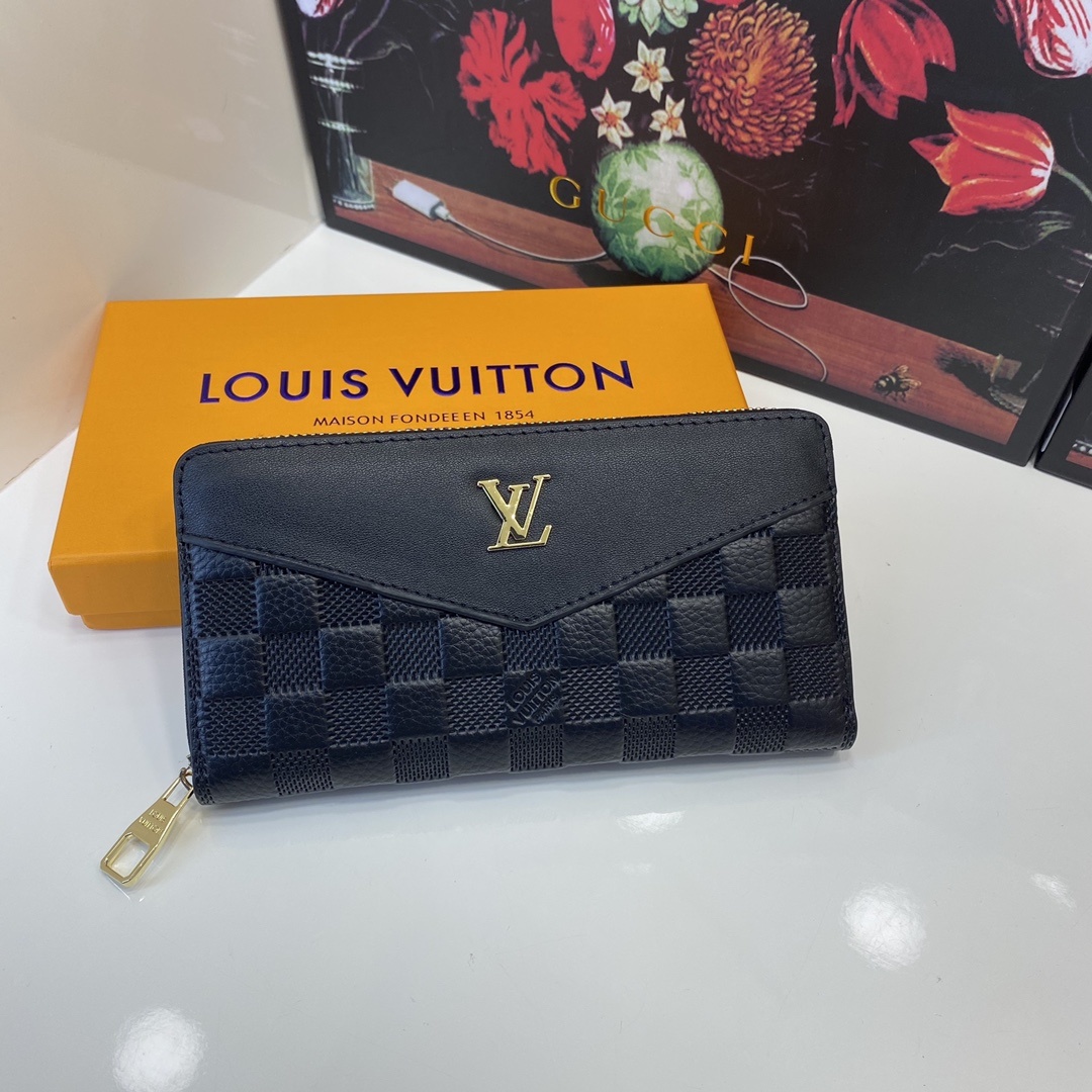 💞 💞 Lv 6151 单拉小手包到货💞💞原版头层牛皮💞手感细腻 简单大气 值得拥有!🔥尺寸21x11