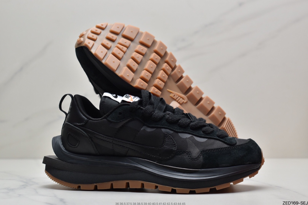 250 Sacai x NIKE VaporWaffle 人气单品整双鞋DD1875