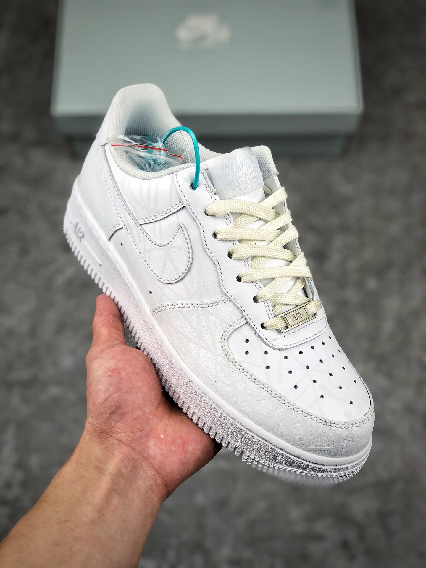  支持放店
耐克Nike Wmns Air Force 1´07