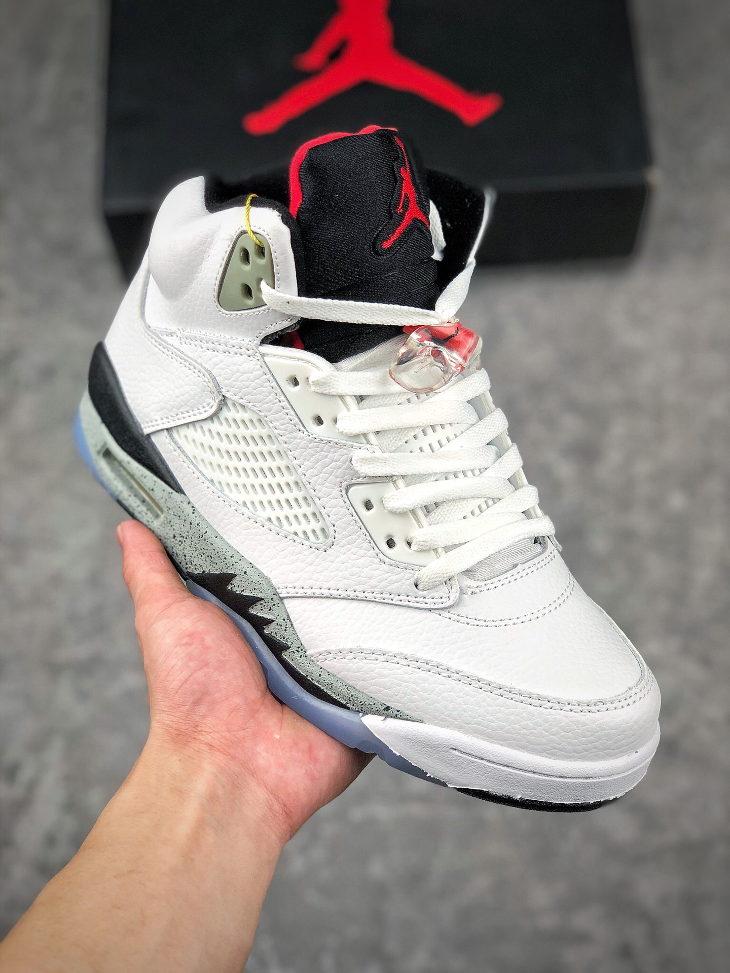  支持放店
公司级耐克 Air Jordan 5 Retro “Stealth 2.0”（GS）白蓝 AJ5 乔5 潮流时尚 舒适耐磨 实战训练篮球鞋正确鞋舌立体高频 原厂数据 2021最新原厂底模  原厂纸板 原盒原包装 对照正确色卡采购 。官方货号：440888 - 140
 Size：36 36.5 37.5 38 38.5 39 40 40.5 41 42 42.5 43 44 44.5 45 46