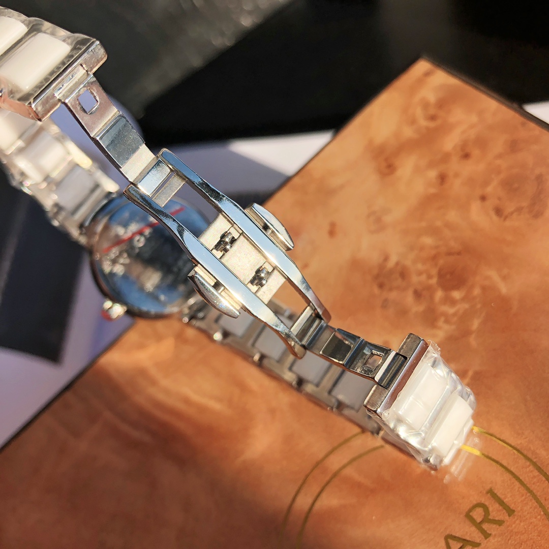 “BVLGARI Paulie Collection: Classic Fashion Watches with White Light Diamonds and Ceramics” - 图片 9