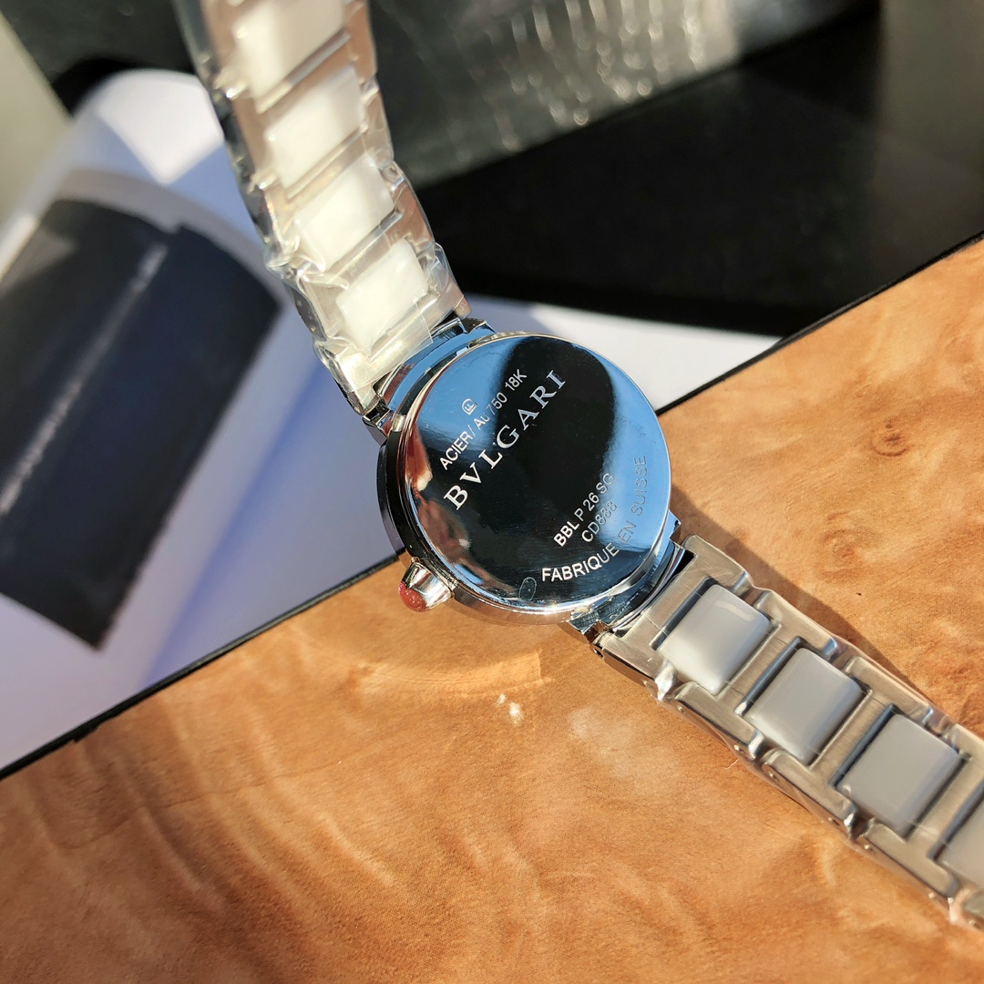 “BVLGARI Paulie Collection: Classic Fashion Watches with White Light Diamonds and Ceramics” - 图片 8