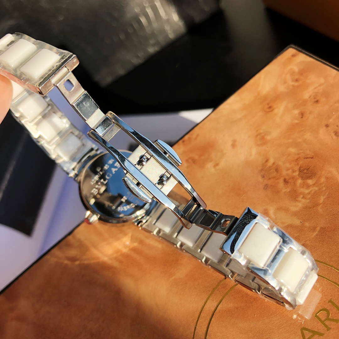 “BVLGARI Paulie Collection: Classic Fashion Watches with Diamonds and Ceramics” - 图片 9