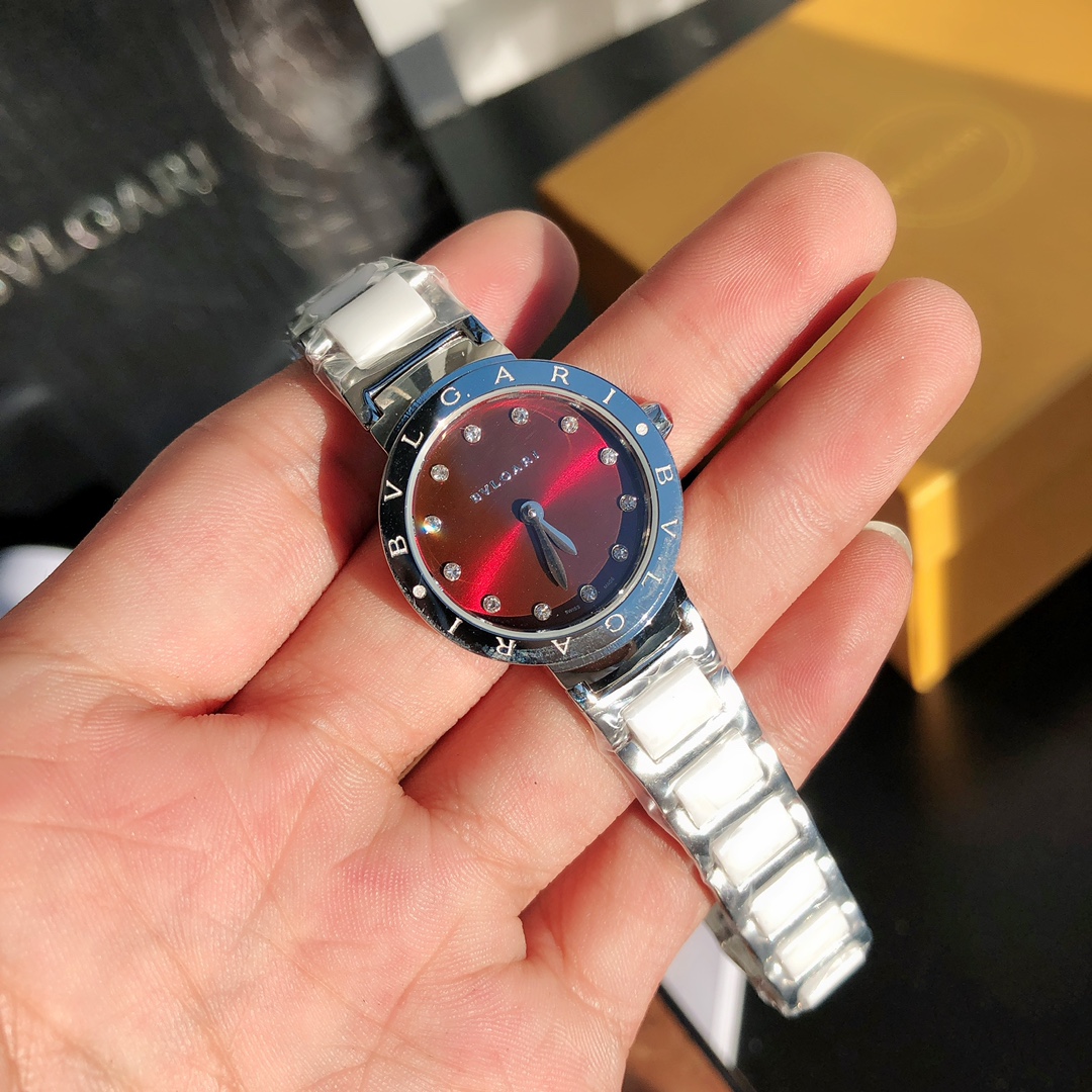 “BVLGARI Paulie Collection: Classic Fashion Watches with Diamonds and Ceramics” - 图片 3
