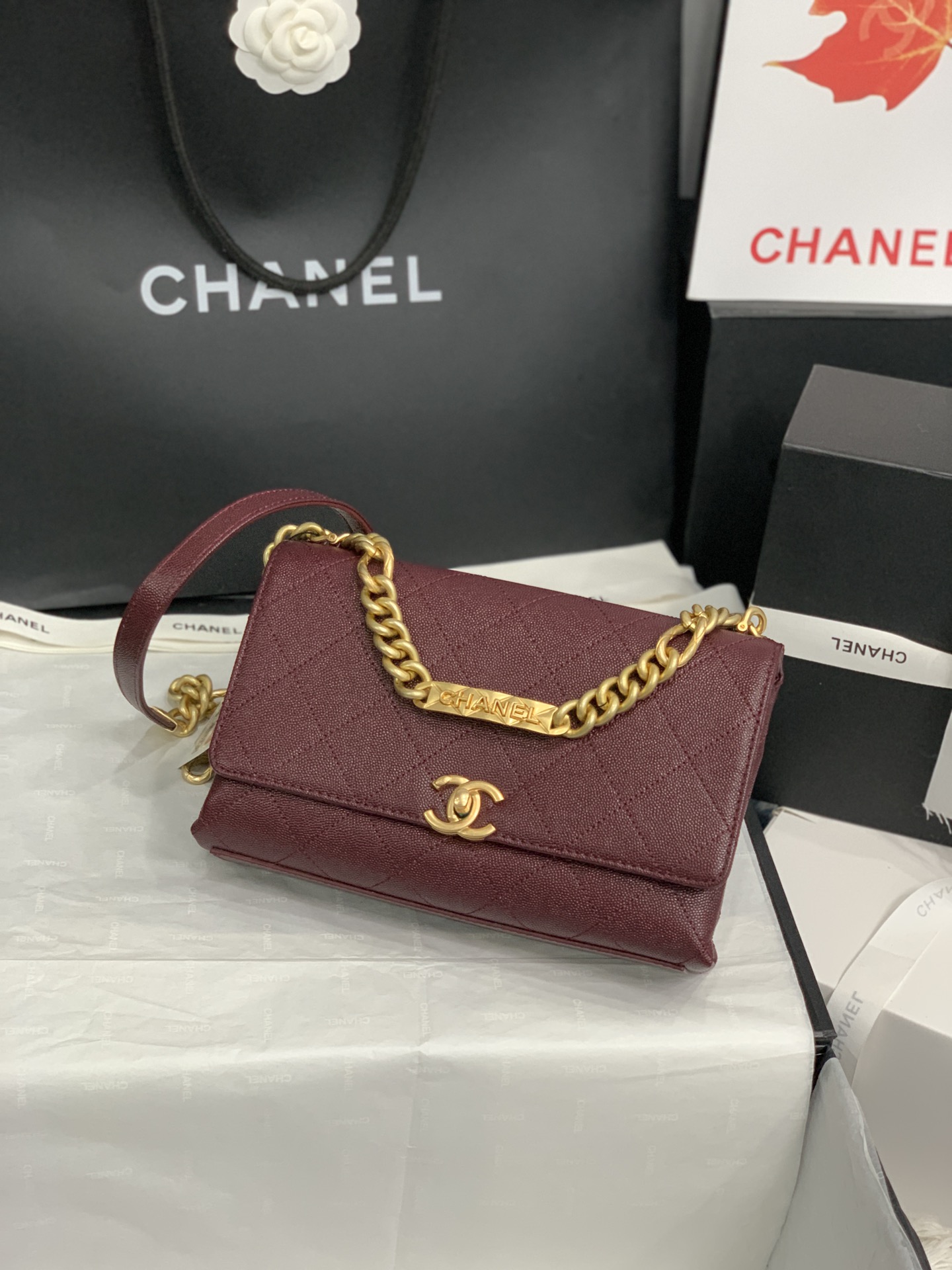 CHANEL Matelasse single flap chain bg18295