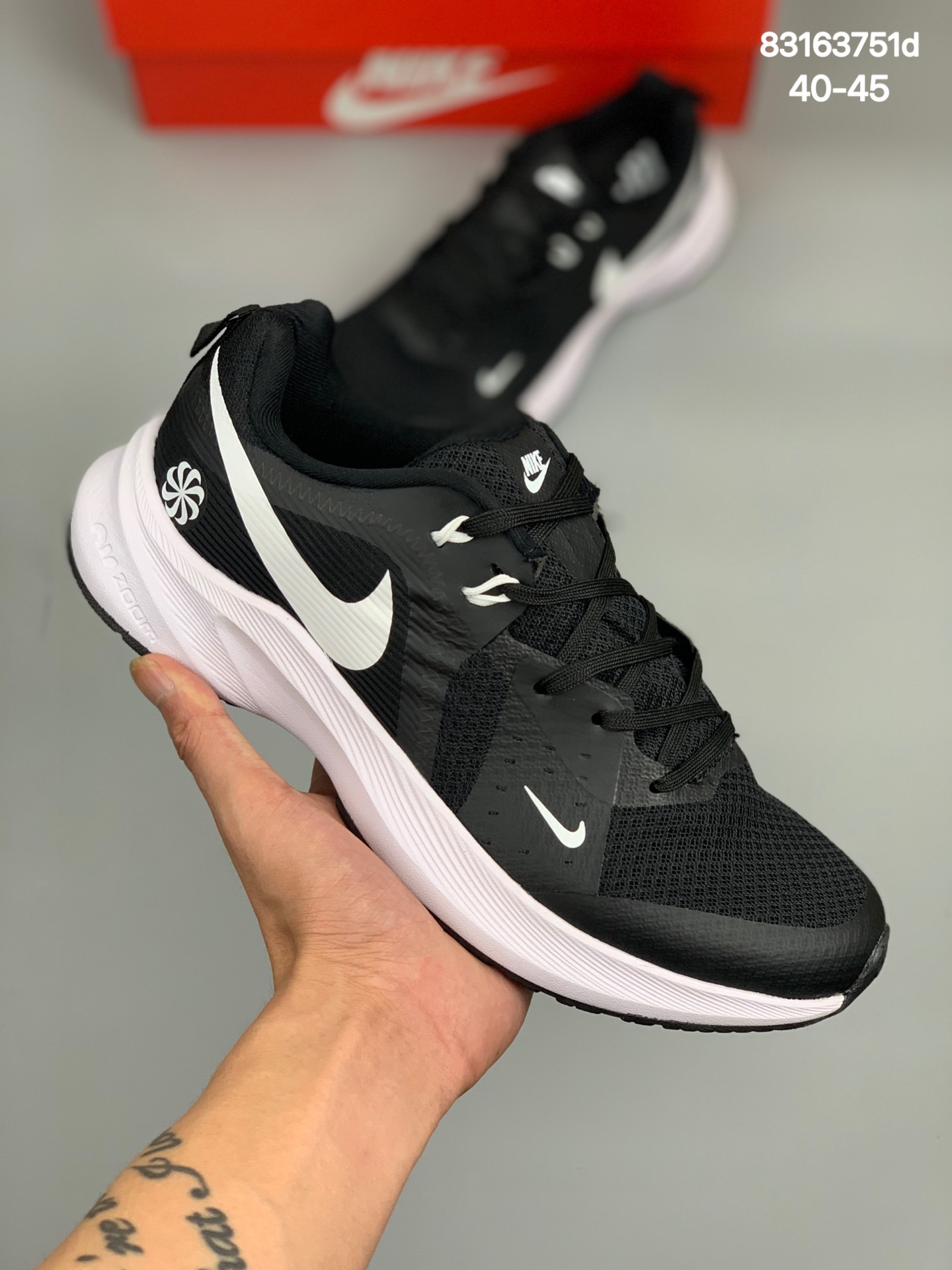 
耐克 Nike Air Zoom Pegasus  Md登月系列 高频网纱透气鞋面#缓震男子运动跑鞋OUMZ830-ZCL
货号：AQ2792-002
尺码:40-45
编码:83163751d