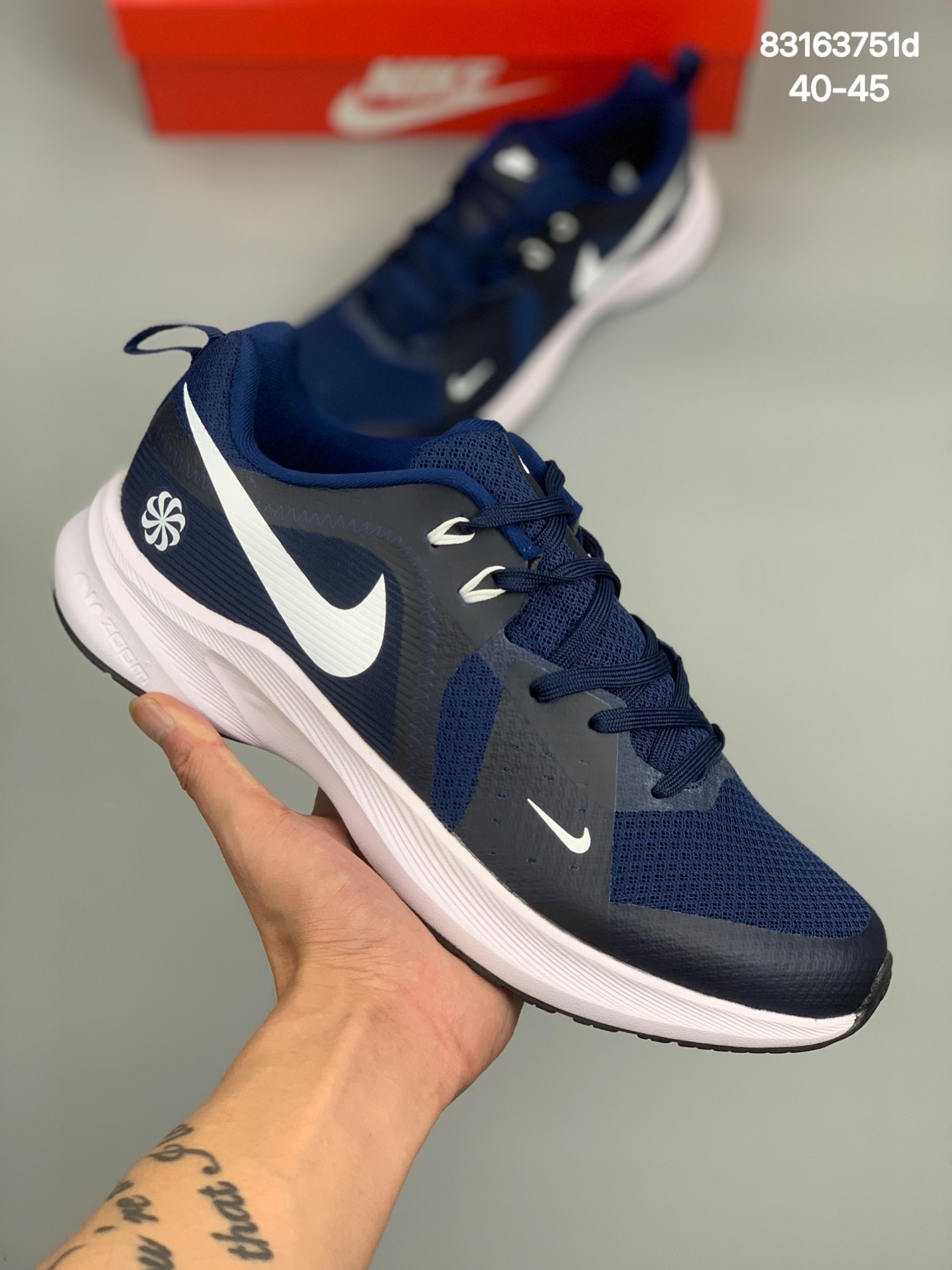 
耐克 Nike Air Zoom Pegasus  Md登月系列 高频网纱透气鞋面#缓震男子运动跑鞋OUMZ830-ZCL
货号：AQ2792-002
尺码:40-45
编码:83163751d