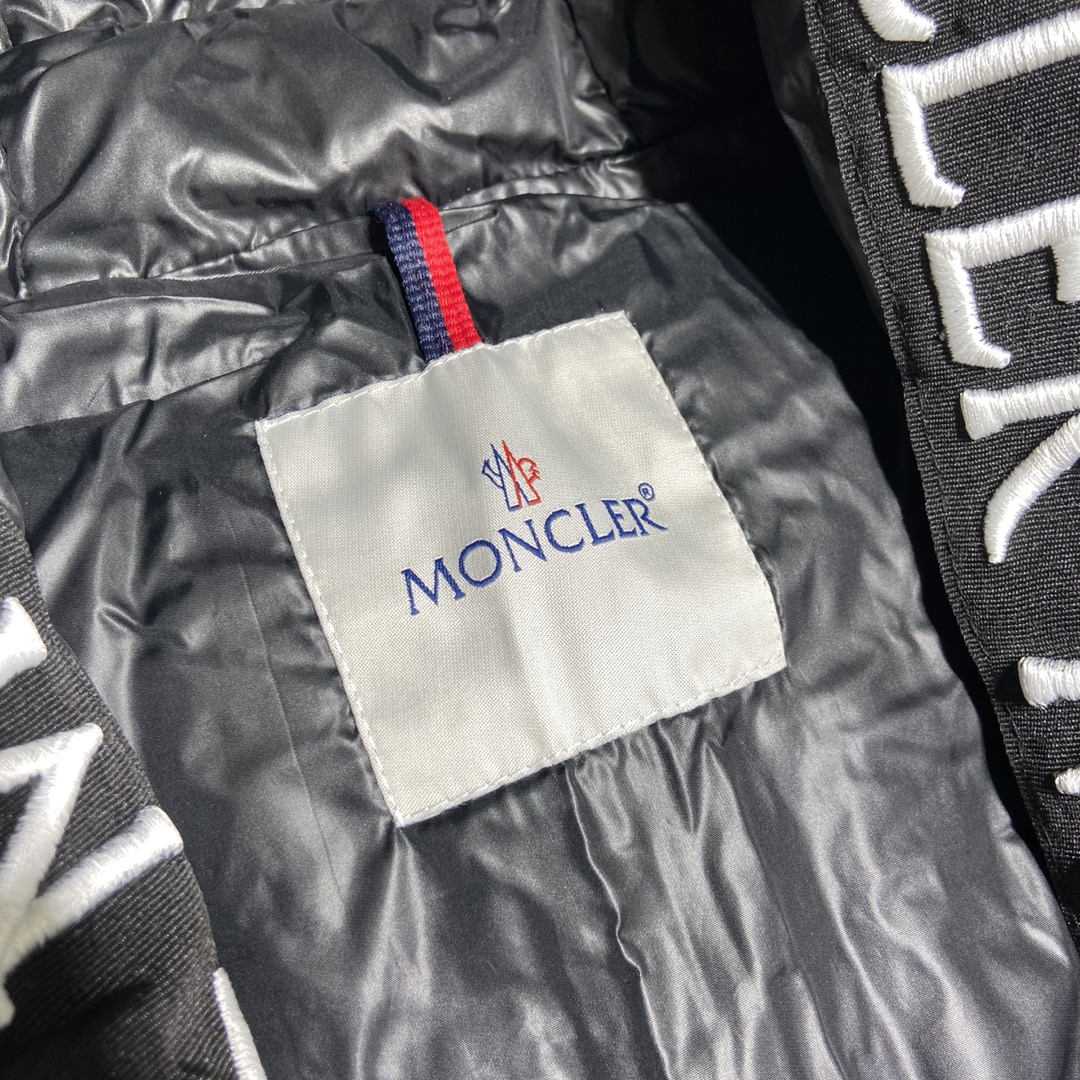 MONCLER蒙口新款专柜同步羽绒服原版防伪二维码内里填充90白鹅绒充绒量超级足原版LOGO五金袖口防风