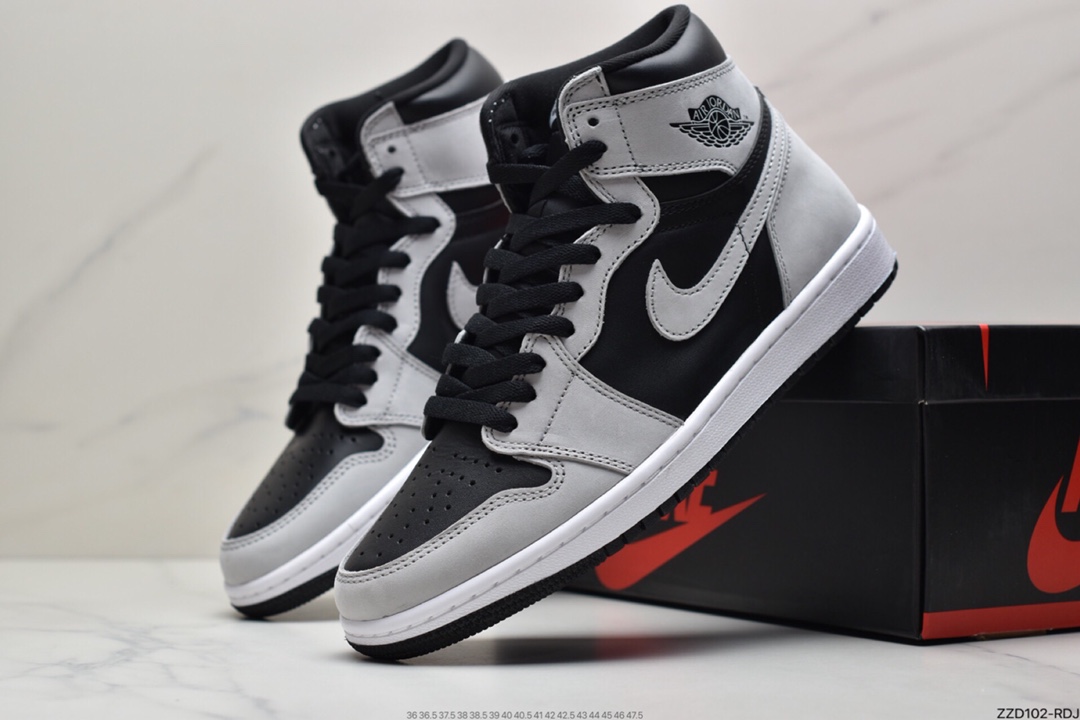 250 Air Jordan 1 Retro High OG 黑灰 555088-035