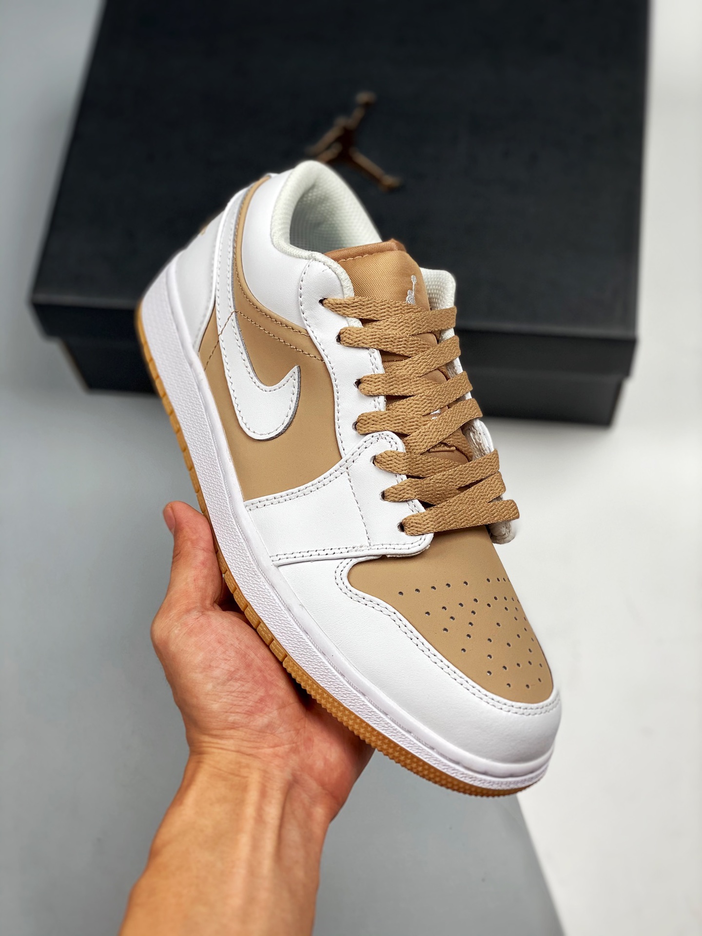 Air Jordan 1 Low blanco-marrón, AJ1 zapatilla casual de caña baja, color oficial sincronizado, único en el mercado con …