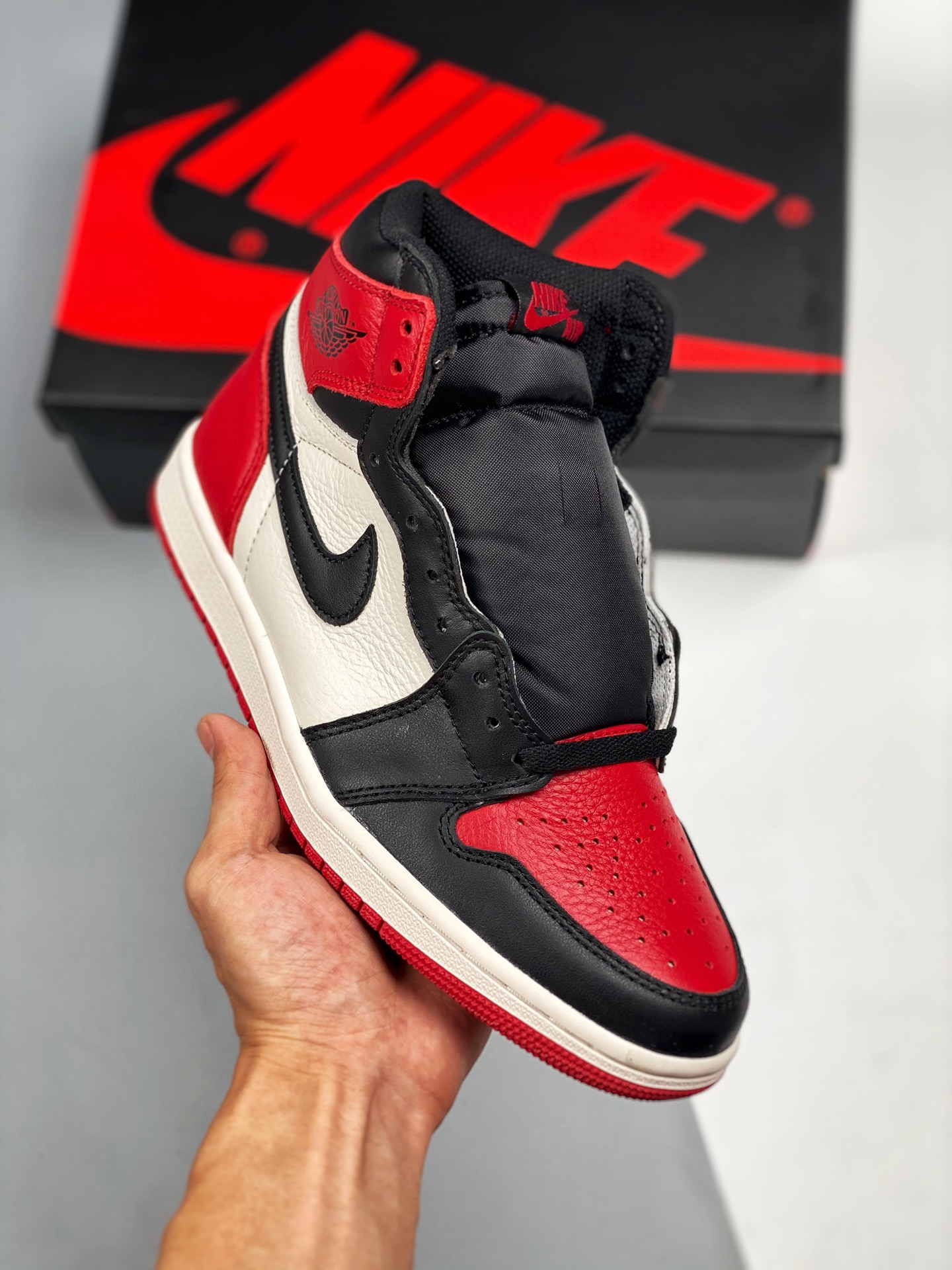 Air Jordan 1 Retro High 黑红脚趾 纯原大厂出品 同价区间品质天花板 原装纸板原楦开发 极致鞋型一眼正即视感 #独家私模原档案开模，自动区别市面版本 #全鞋采用东莞头层皮，用料绝不含糊 #飞翼3D高频立体感十足 细节…