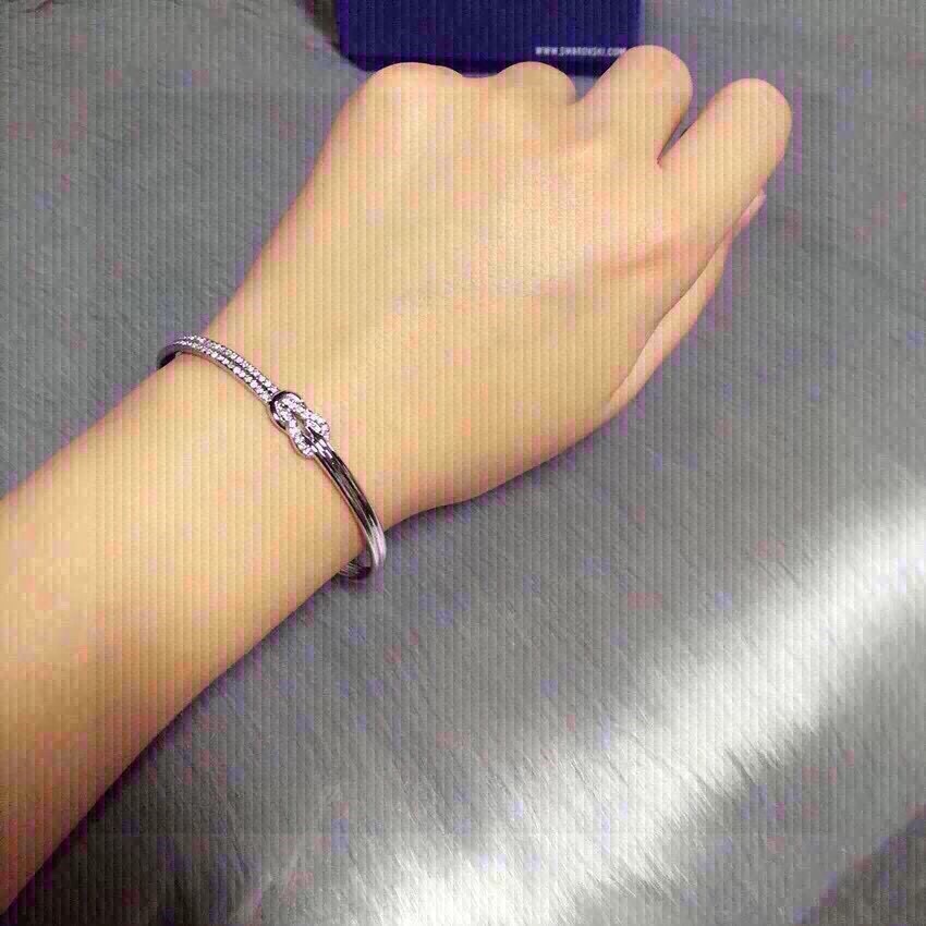 女神必备代购级别支持扫码!配送专柜小