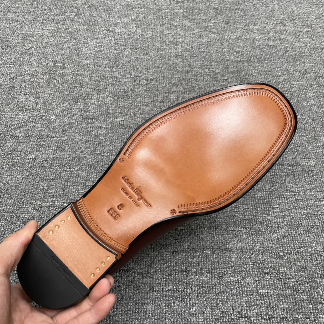 Salvatore Ferragamo Men's Leather Loafers with Gancini Ornament 10 i1630437717 2958 8