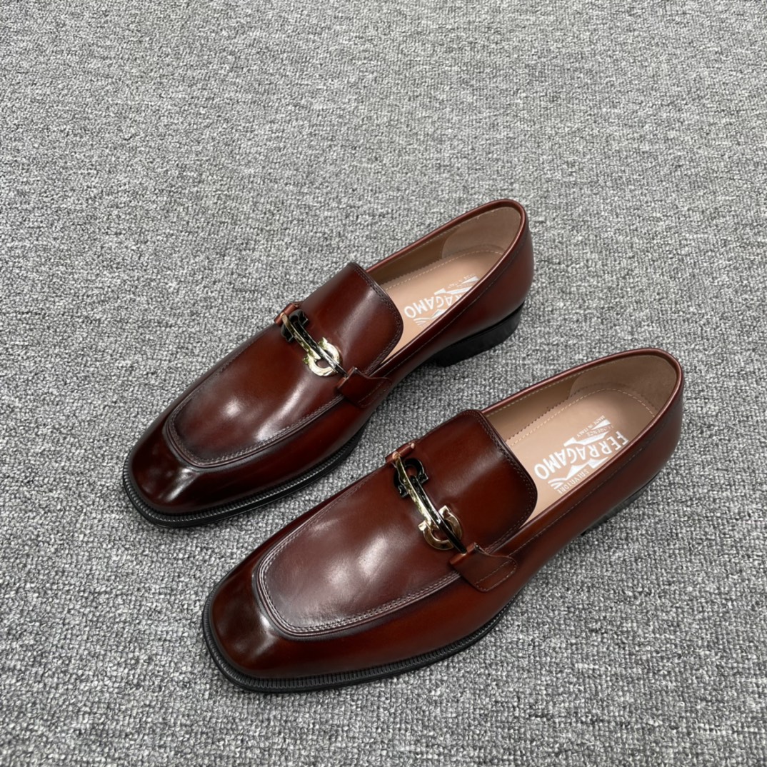 Salvatore Ferragamo Men's Leather Loafers with Gancini Ornament 3 i1630437717 408 1