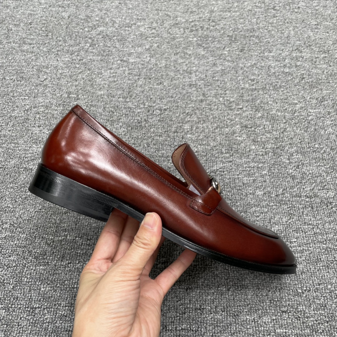 Salvatore Ferragamo Men's Leather Loafers with Gancini Ornament 7 i1630437717 6061 5