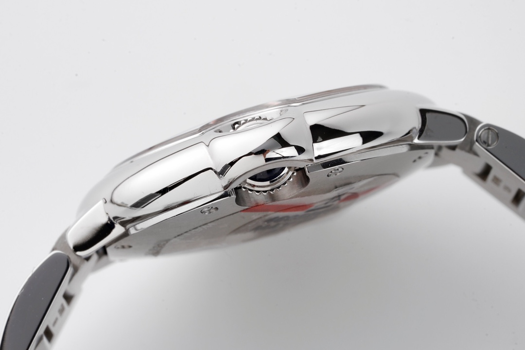 🌐AF最美复刻 卡地亚33mm蓝气球W6920084石英女表! 全新升级版本!只有少量到货!先抢先得!
是市场仿真度最高的同款女表!采用最好的的1比1壳套!蓝宝石水晶镜面!瑞士石英机芯!原装尖晶石表冠!原厂级表盘字面!瑞士烧钢蓝针!三度防水! 品质好!性价比高!可选配多种色彩皮质表带!包装再升级同步!一表一号一吊牌,三码合一!扫码数据跟足正品!是市场唯一一家有买正品开发的厂家!推荐,买石英款蓝汽球女表,认准AF!