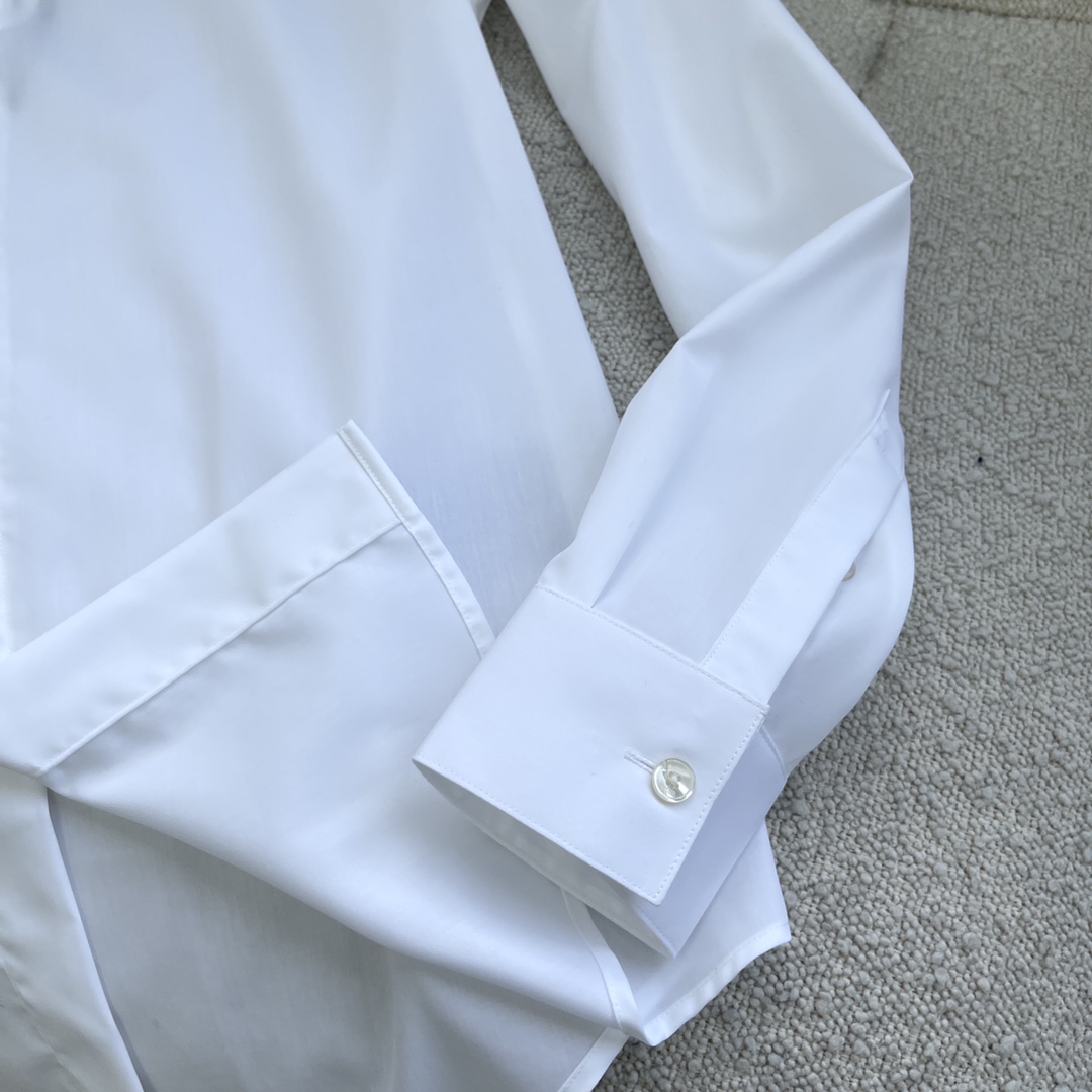 秋冬 -DIO 杂志 封面款 刺绣小蜜蜂长袖衬衣 黑白两色到货啦！高端定制进口 纯棉真丝混缎面料 面料，