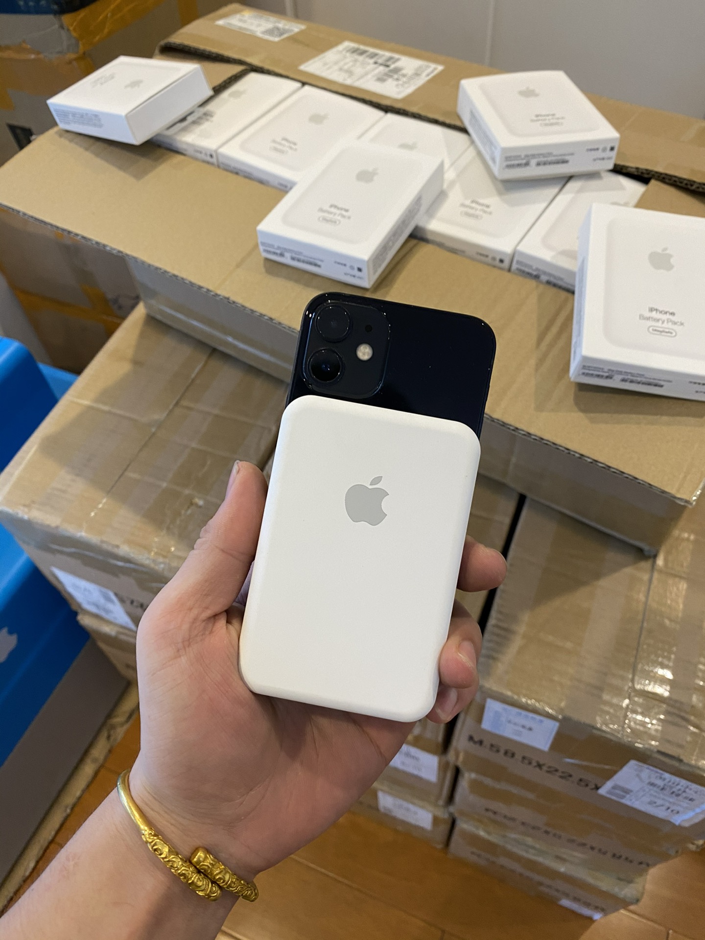 现货1000套 苹果磁吸充电宝💰80