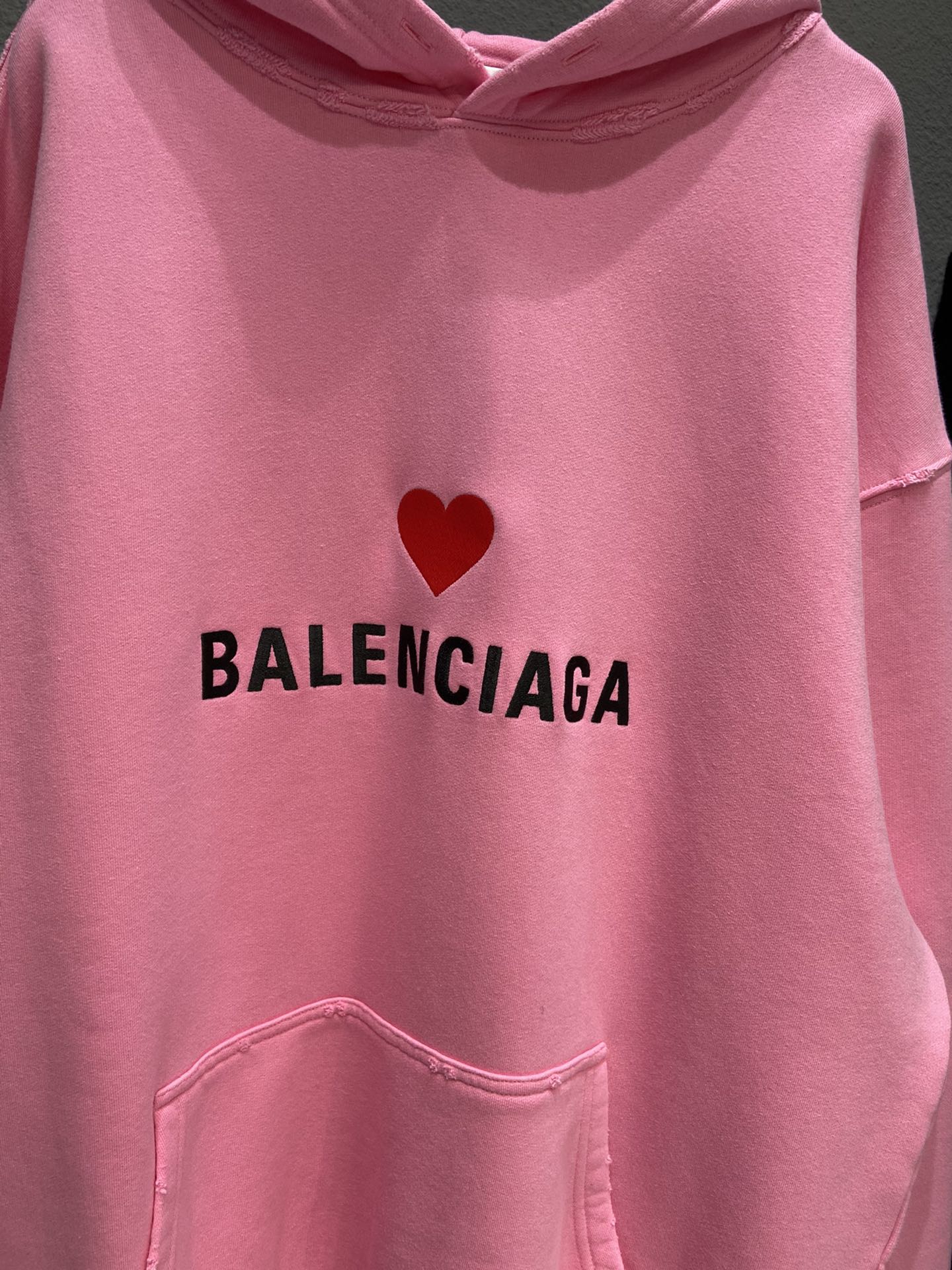 Top 15 mẫu Hoodie Balenciaga được săn đón nhất hiện nay  Coolmate