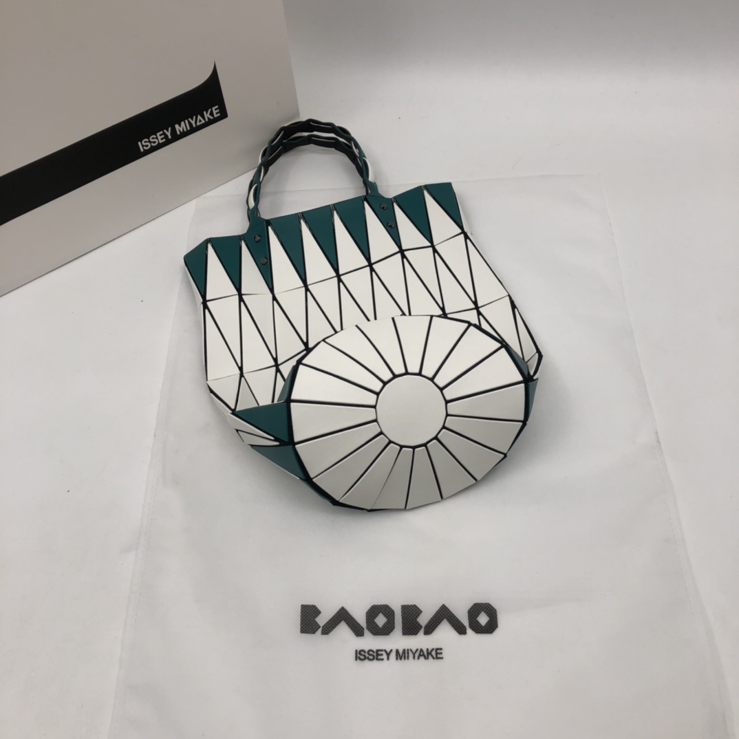 Issey Miyake ～三宅一生 8月新款 菜篮子大小号