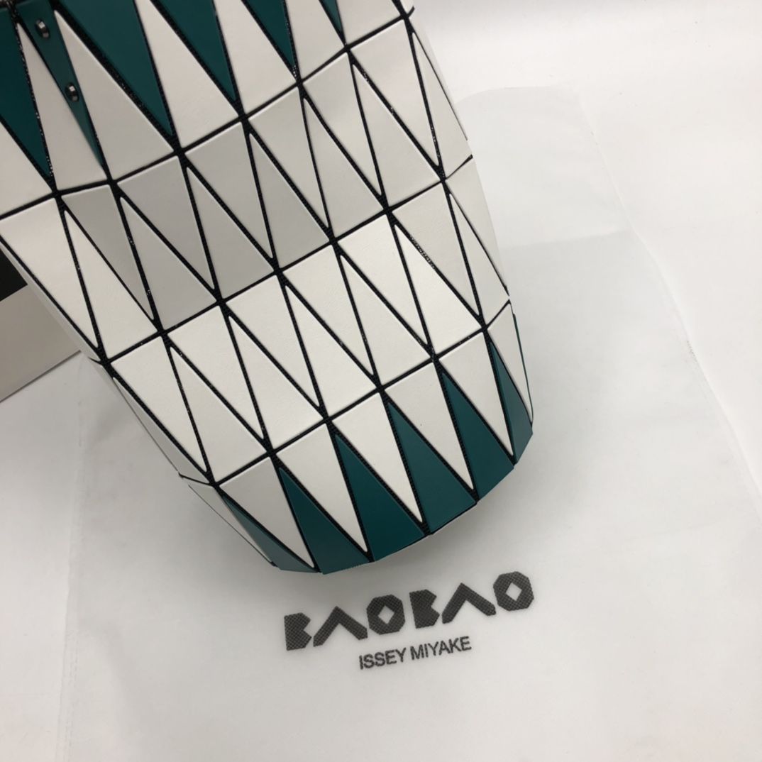 Issey Miyake ～三宅一生 8月新款 菜篮子大小号