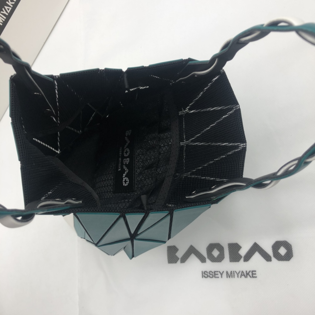 Issey Miyake ～三宅一生 8月新款 菜篮子大小号