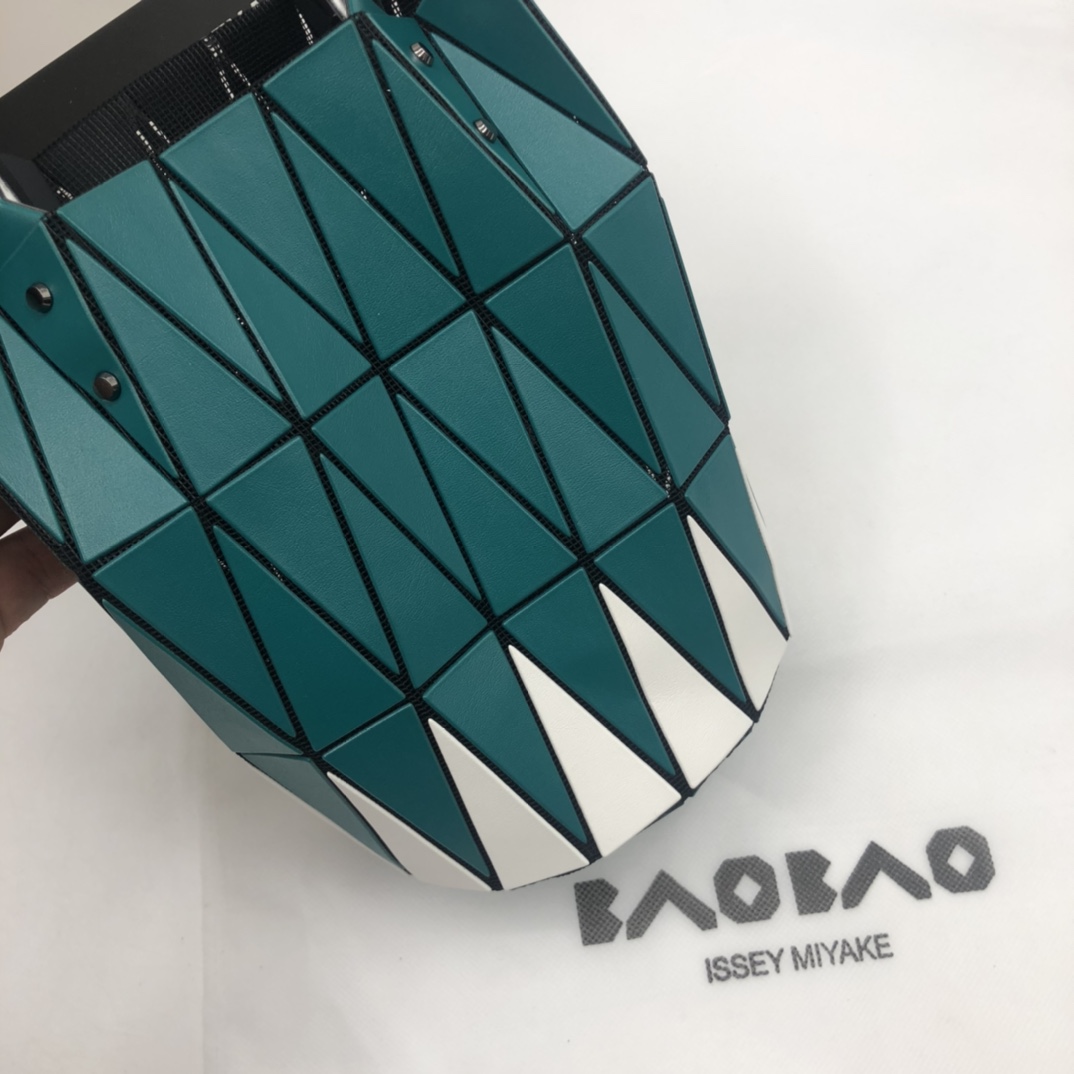 Issey Miyake ～三宅一生 8月新款 菜篮子大小号