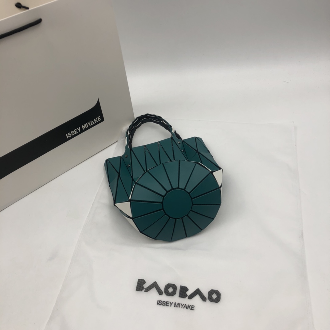 Issey Miyake ～三宅一生 8月新款 菜篮子大小号