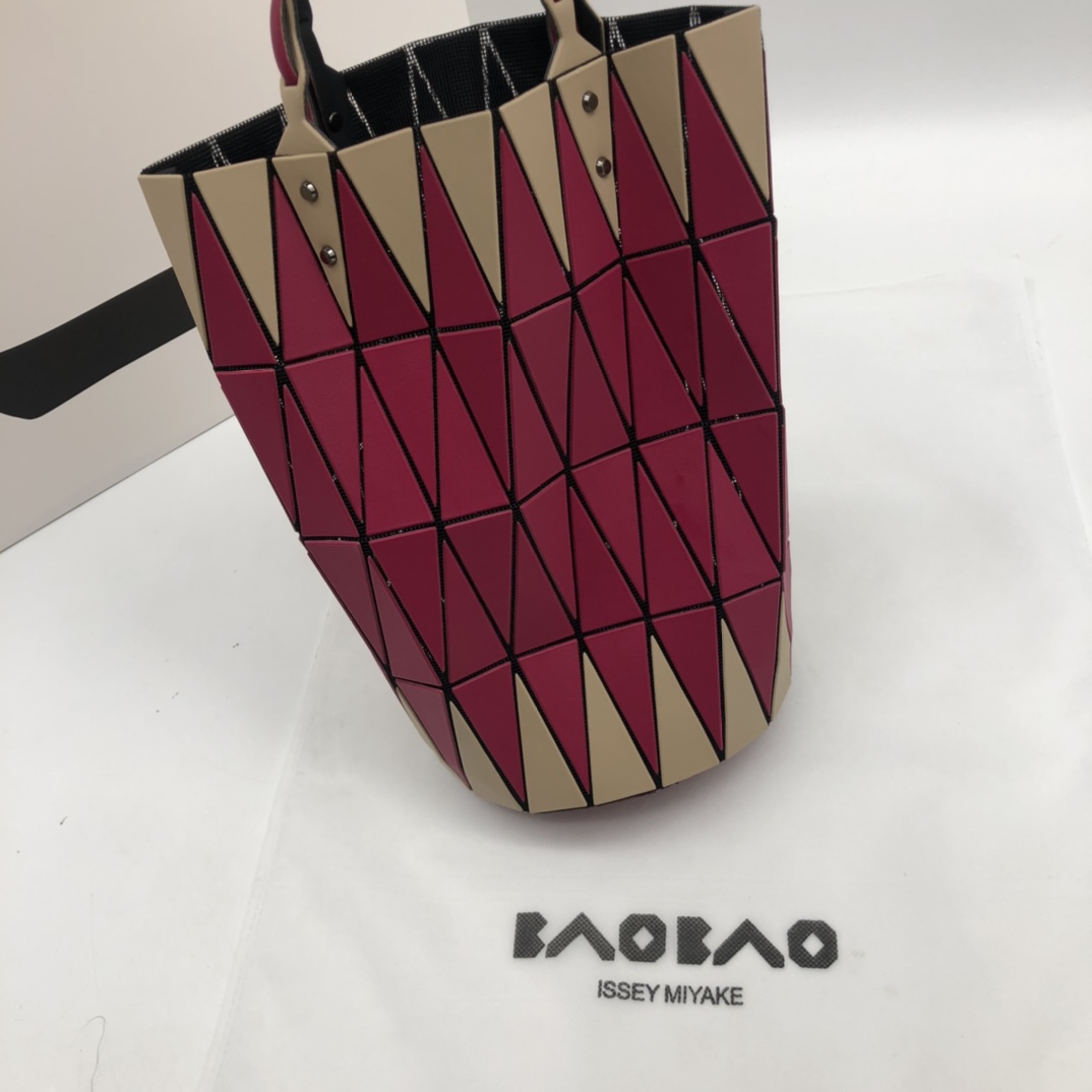 Issey Miyake ～三宅一生 8月新款 菜篮子大小号