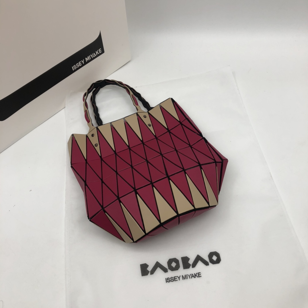 Issey Miyake ～三宅一生 8月新款 菜篮子大小号