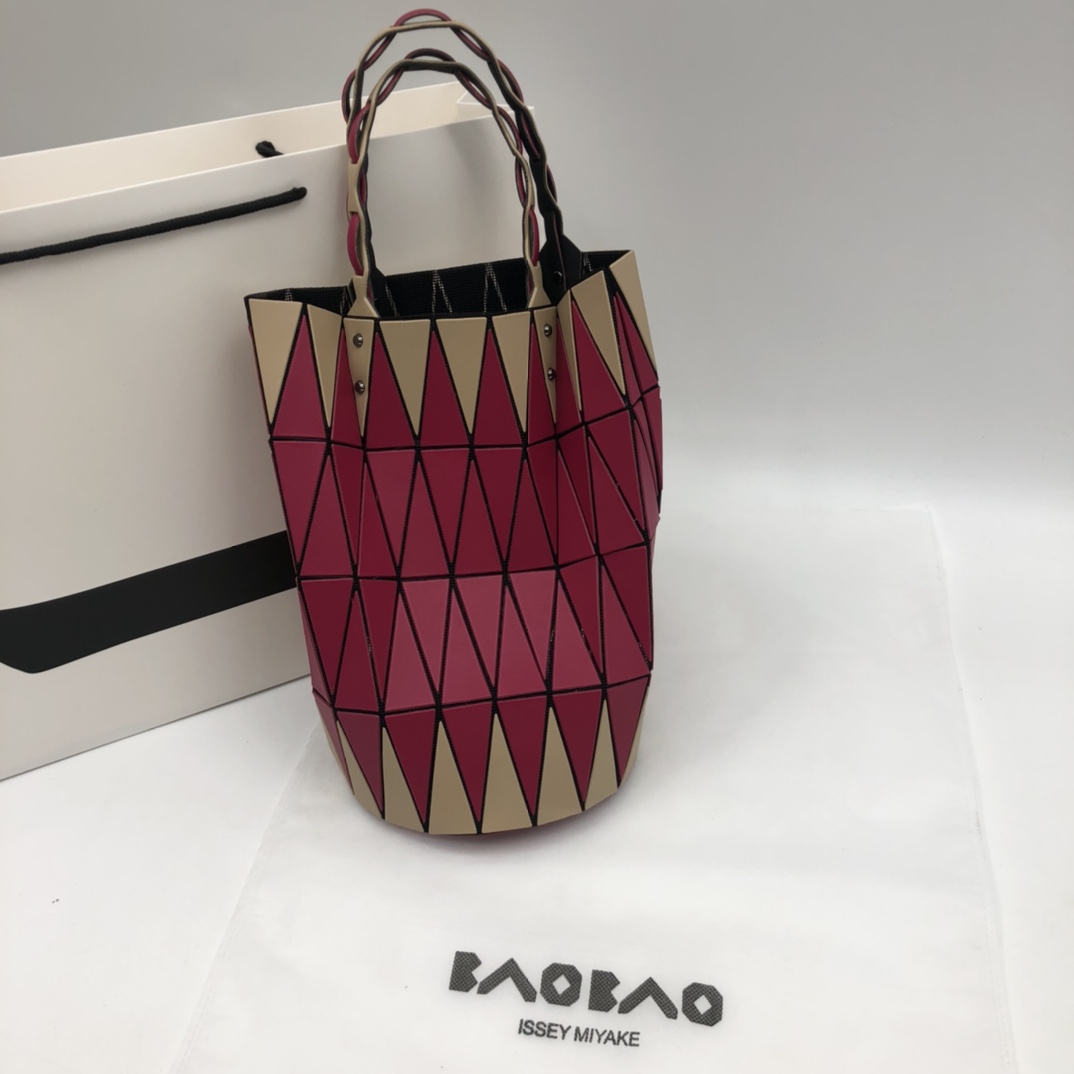 Issey Miyake ～三宅一生 8月新款 菜篮子大小号