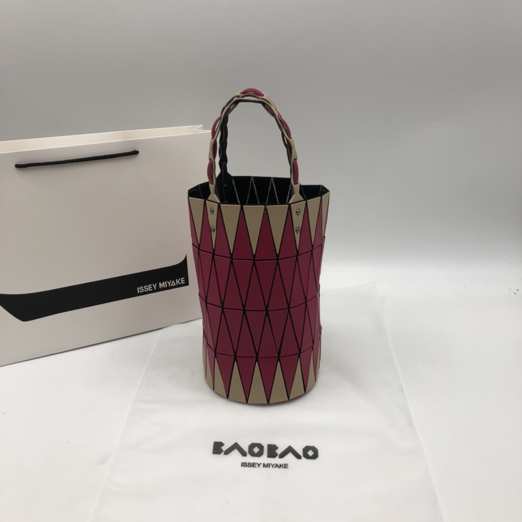 Issey Miyake ～三宅一生 8月新款 菜篮子大小号