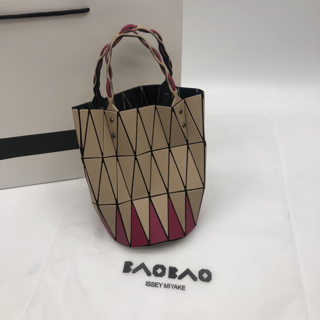 Issey Miyake ～三宅一生 8月新款 菜篮子大小号