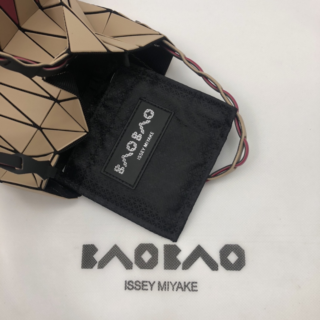 Issey Miyake ～三宅一生 8月新款 菜篮子大小号