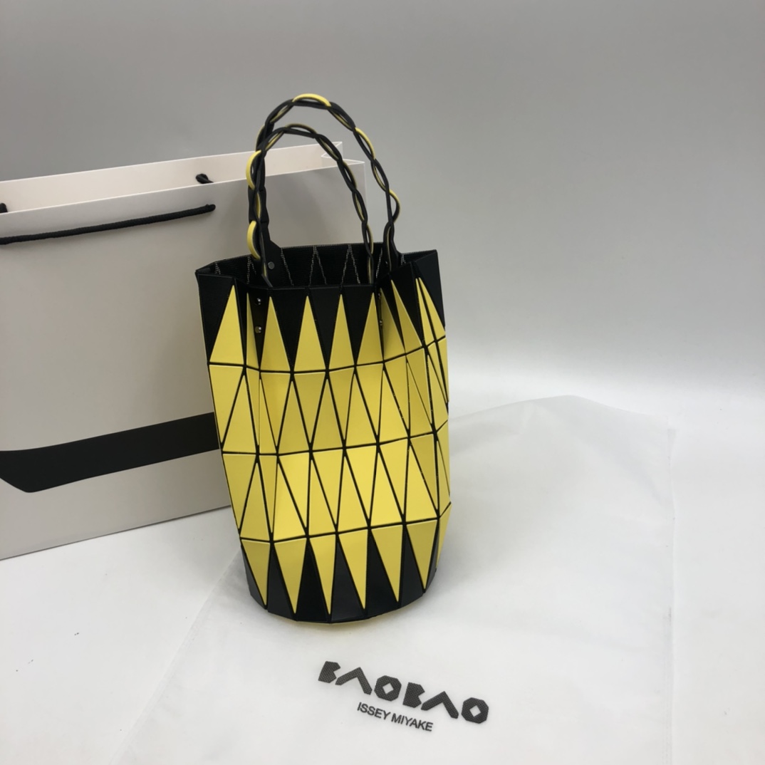 Issey Miyake ～三宅一生 8月新款 菜篮子大小号