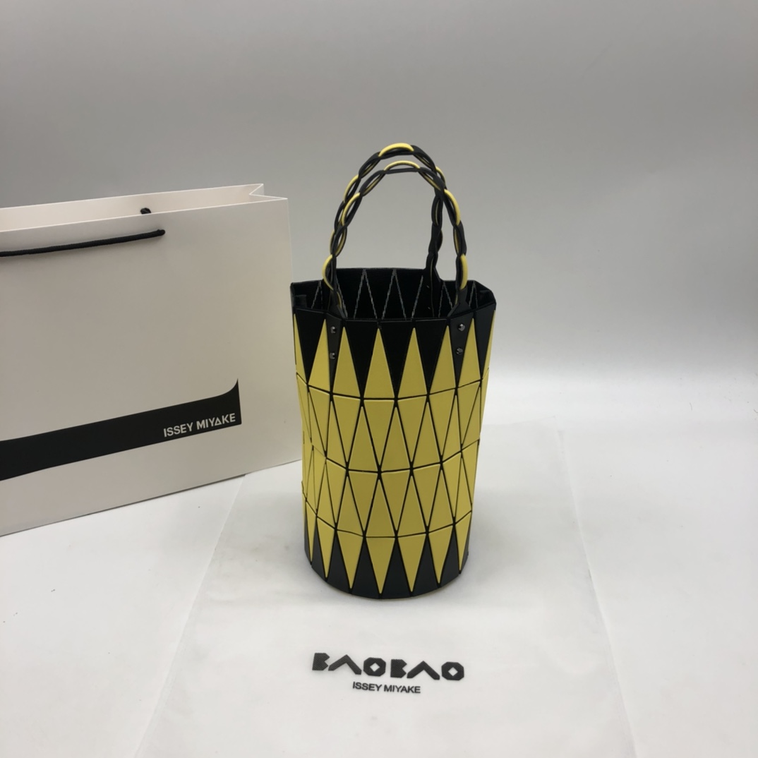 Issey Miyake ～三宅一生 8月新款 菜篮子大小号