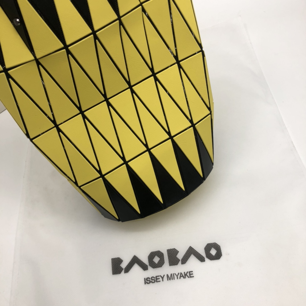 Issey Miyake ～三宅一生 8月新款 菜篮子大小号