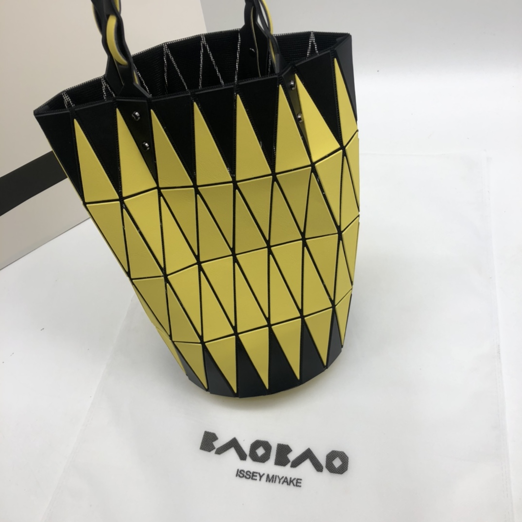 Issey Miyake ～三宅一生 8月新款 菜篮子大小号