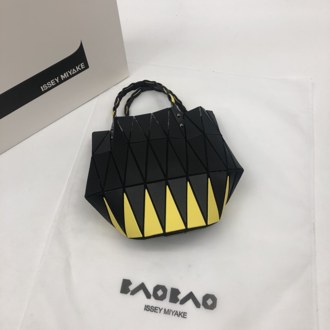 Issey Miyake ～三宅一生 8月新款 菜篮子大小号