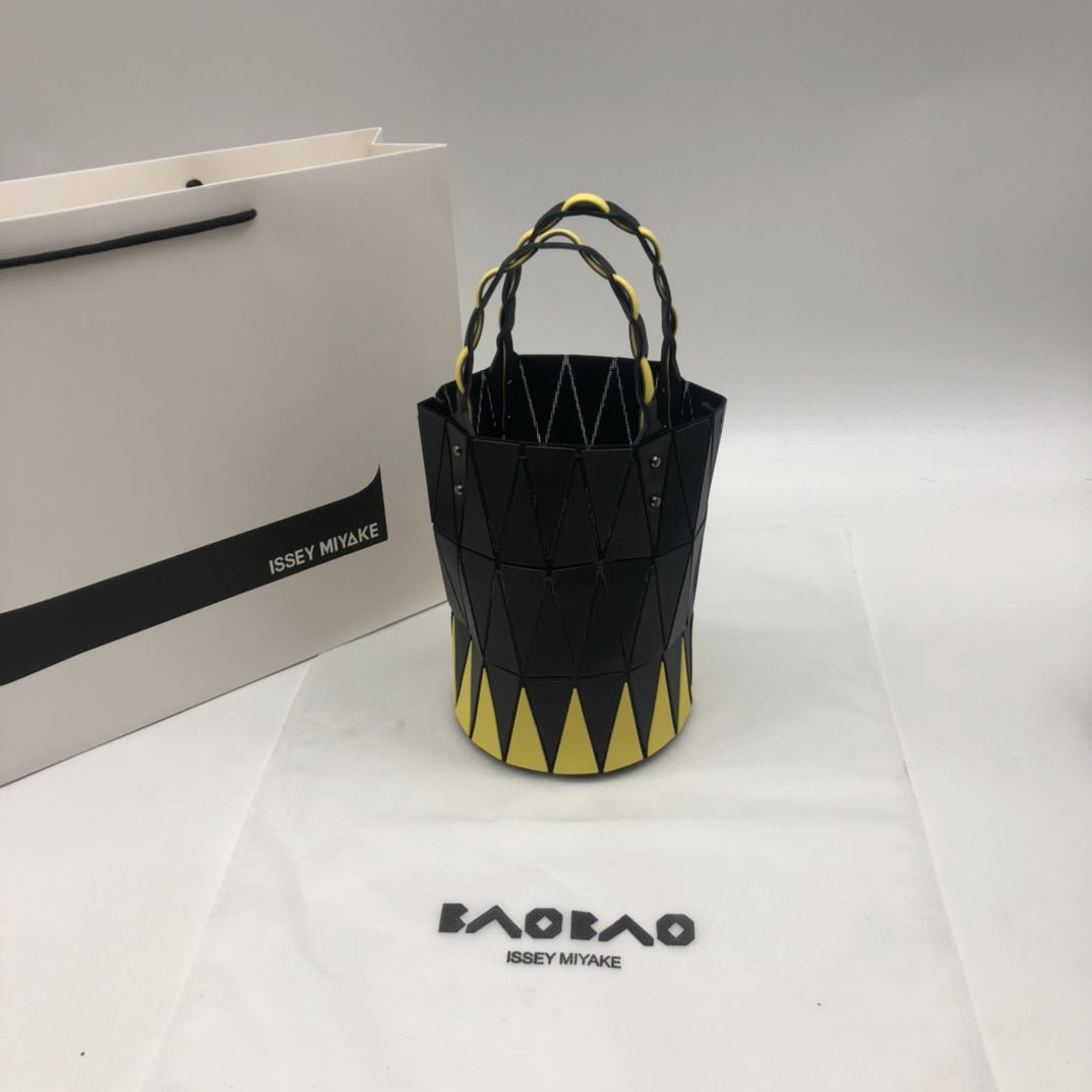 Issey Miyake ～三宅一生 8月新款 菜篮子大小号