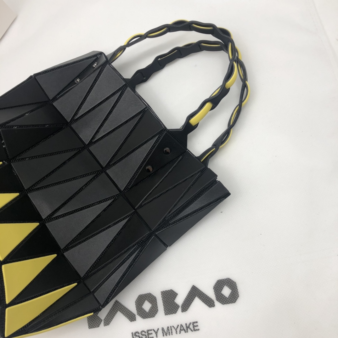 Issey Miyake ～三宅一生 8月新款 菜篮子大小号